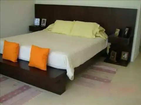 Casa 5 ambientes con 4 baños