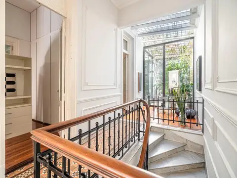 Casa 7 ambientes con 2 baños