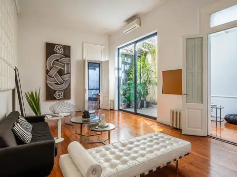 EXCLUSIVA RESIDENCIA EN SAN TELMO CON LOCAL COMERCIAL