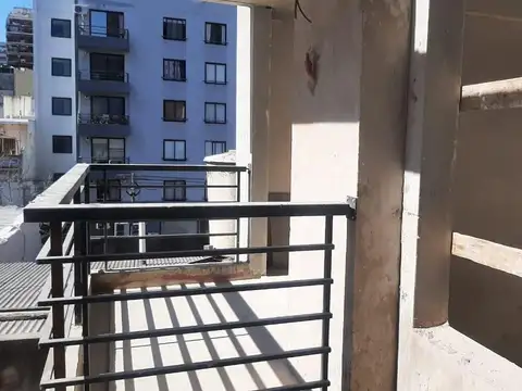 THAMES 300 | VILLA CRESPO