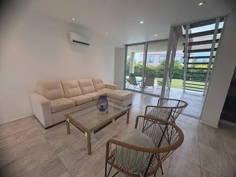 Casa 5 ambientes con 5 baños