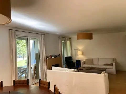 Casa en Alquiler de 3 dormitorios