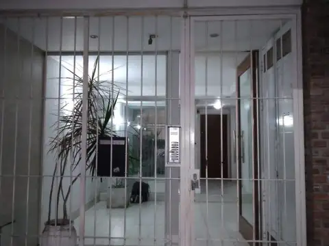 L N Alem 1800, Piso 2