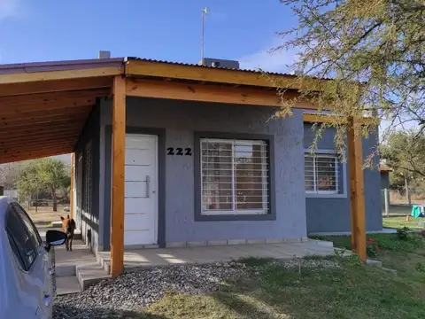 Casa en venta con pileta + monoambiente independiente