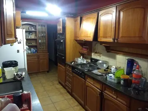 Casa 5 ambientes con 2 baños
