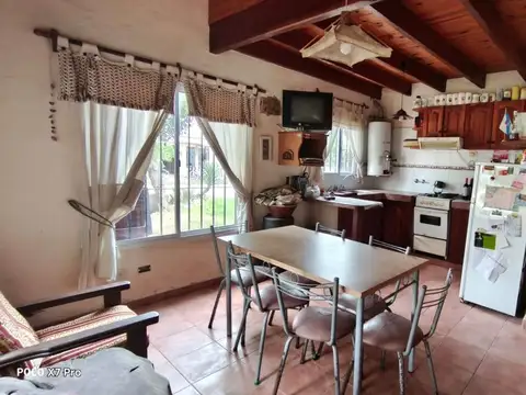 Casa 2 ambientes con 1 baño