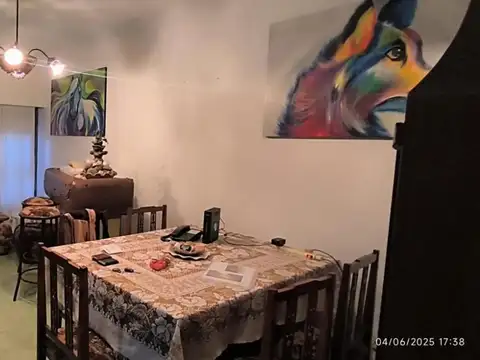 Casa 4 ambientes con 2 baños