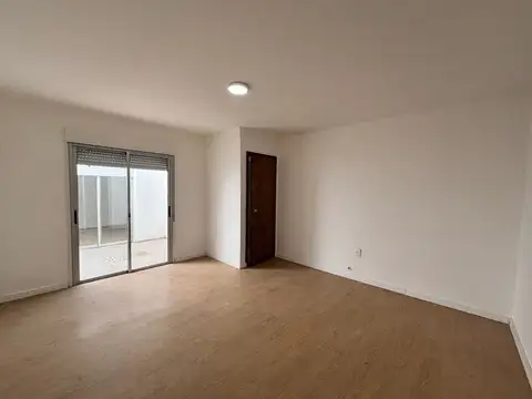 Alquiler casa de 2 dormitorios en centro de Pando