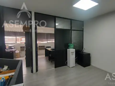 Oficina en Belgrano, baño privado..