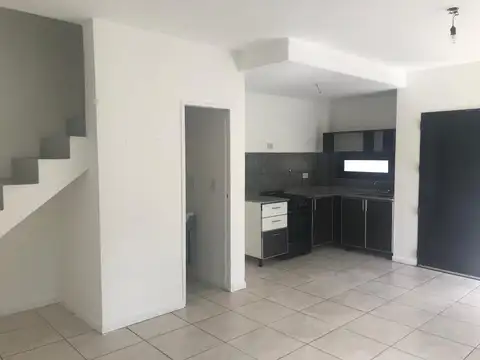 Depto Tipo Casa en Alquiler en Jose Marmol, $ 1.000.000