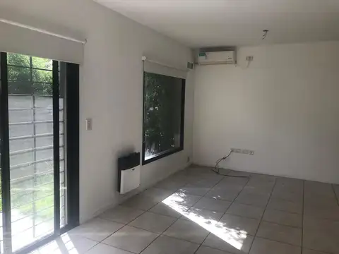 Depto Tipo Casa en Alquiler de 2 dormitorios
