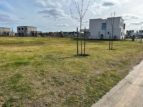 Gran Lote en Venta - Barrio Santa Ana