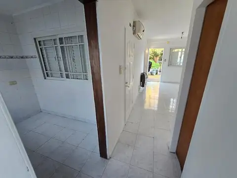 Casa 3 ambientes con 2 baños