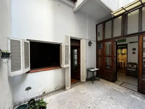 Venta. PH 3 ambientes. Patio. Av. Cordoba 3300. Almagro.