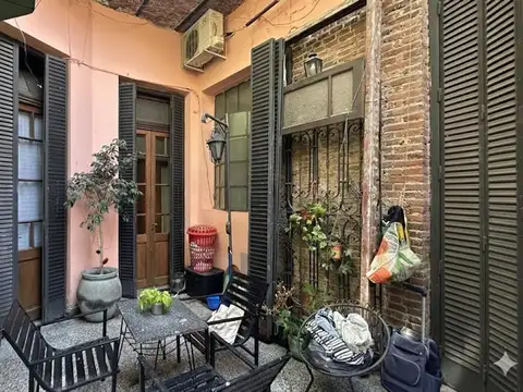 Casa pasillo con terraza  y consultorio indep.