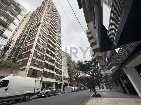 Venta de departamento 2 ambientes con balcón. Vista abierta. Flores Norte