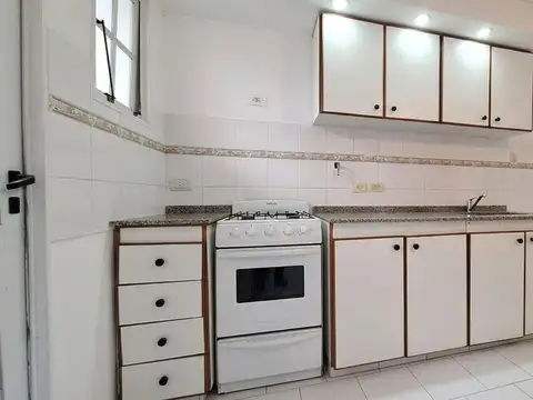 Depto Tipo Casa 5 ambientes con 2 baños