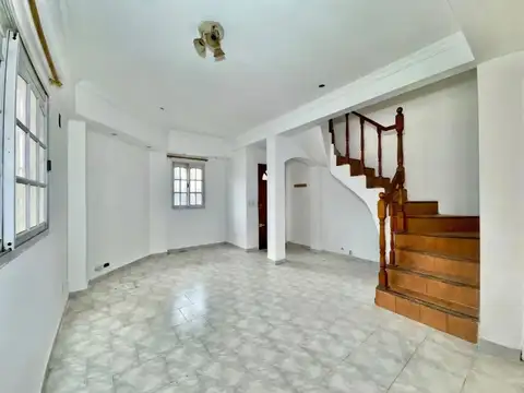 Depto Tipo Casa en Venta de 5 ambientes