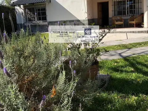 Casa en Venta con 2 cocheras