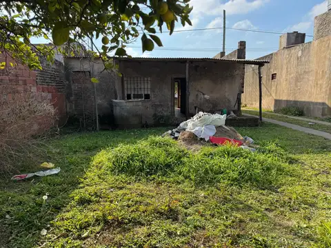 Casa 3 ambientes con 1 baño