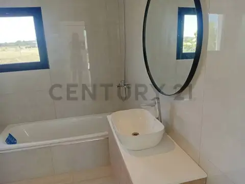 Casa 5 ambientes con 3 baños