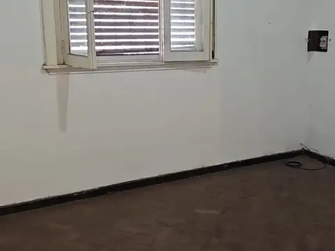 Propiedad Multifamiliar con 2 Dúplex y Casa, Ideal Inversión – Villa Martelli