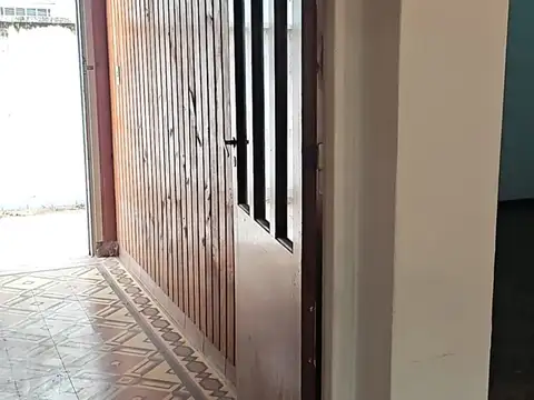 Casa 9 ambientes con 3 baños