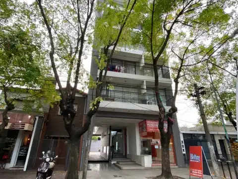 Venta Semi Piso 3 Amb Pleno Centro De Merlo Con Cochera