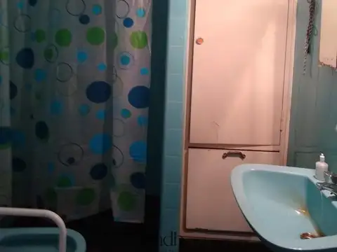 Casa 6 ambientes con 2 baños