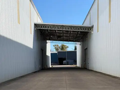 Nave Industrial en alquiler 3600 m2 en Moreno 7 min de Autopista Acceso Oeste Ruta 24 y 25