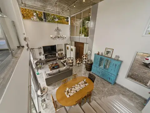Casa 8 ambientes con 3 baños