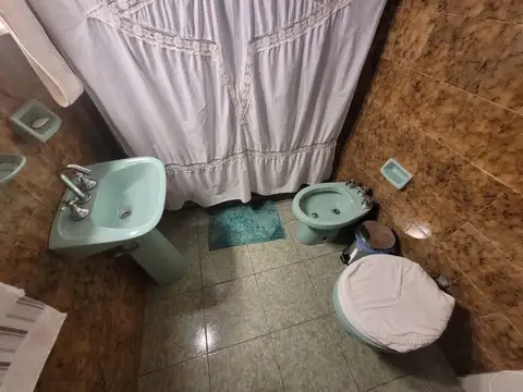 Casa 6 ambientes con 3 baños