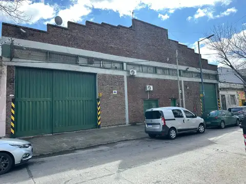 Deposito en venta - 1483 m2 - Mixtura 4 - Red de incendio - Ingreso contenedor.