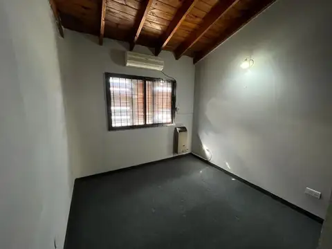 Casa 2 ambientes con 1 baño