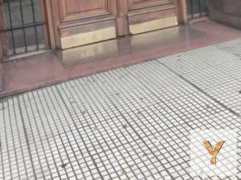 Avenida Rivadavia e/ Agüero y 24 de Noviembre