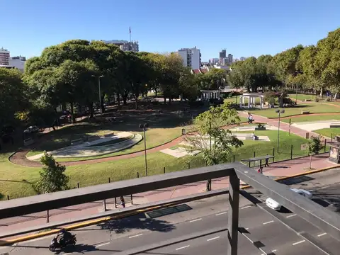 ALVAREZ THOMAS 1260 4° "A" - 1 AMB GRANDE FRENTE A PLAZA