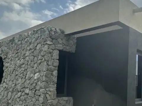 Casa 4 ambientes con 5 baños