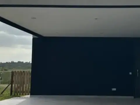 Casa en Venta con 6 cocheras