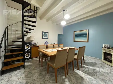 Depto Tipo Casa en Venta de 5 ambientes