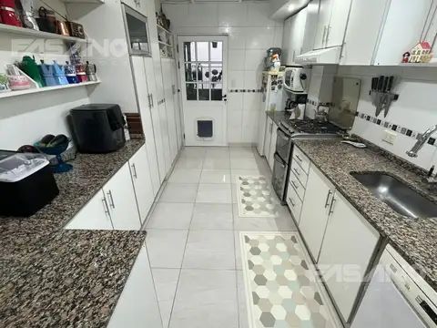 San Lorenzo al 2700