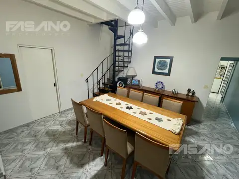 Depto Tipo Casa en Venta 25 años