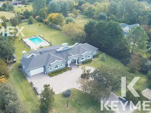 VENTA CASA DE 3 DORMITORIOS EN CAMPOS DE ROCA