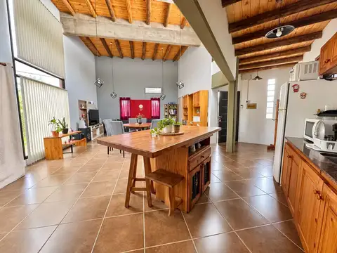 Casa 5 ambientes con 1 baño