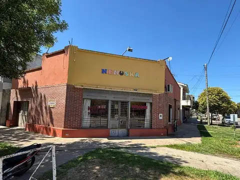 VENTA DE CASA CON LOCAL COMERCIAL
