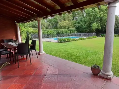 Casa 4 ambientes con Piscina y Cochera Las Praderas de San Ignacio Apto Crédito