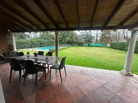 Casa en Venta con 5 cocheras