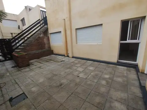 Depto Tipo Casa en Venta al Este