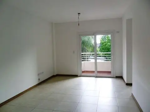 OPORTUNIDAD  VENTA Excelente dpto 2 amb al frente 