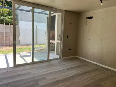 Casa 2 ambientes con 1 baño
