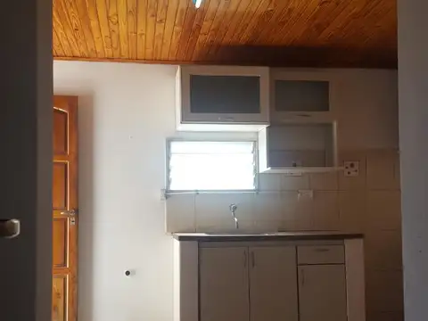 Casa 2 ambientes con 1 baño